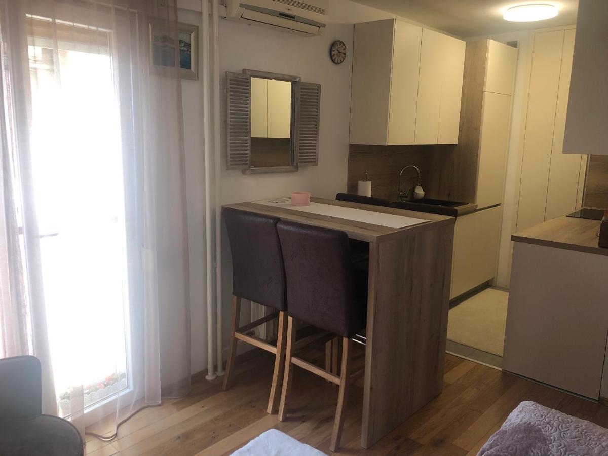 Apartment Ura リエカ エクステリア 写真