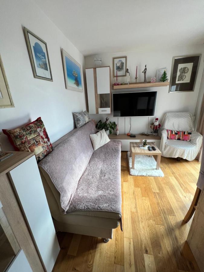 Apartment Ura リエカ エクステリア 写真